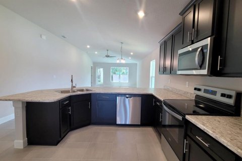 House in St. Lucie, Florida 4 bedrooms, 187.66 sq.m. № 2146207 - photo 6
