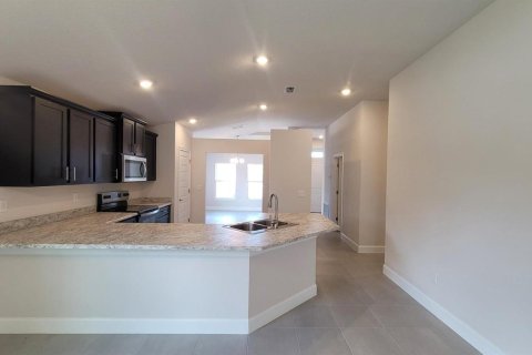 House in St. Lucie, Florida 4 bedrooms, 187.66 sq.m. № 2146207 - photo 5
