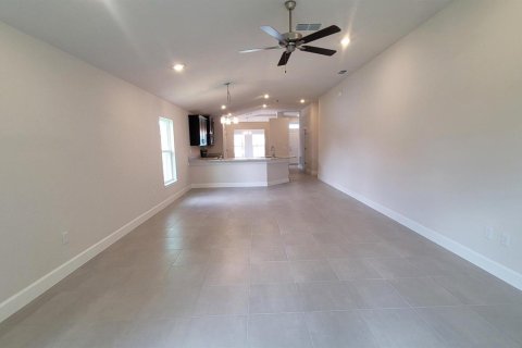 House in St. Lucie, Florida 4 bedrooms, 187.66 sq.m. № 2146207 - photo 7