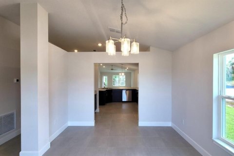 House in St. Lucie, Florida 4 bedrooms, 187.66 sq.m. № 2146207 - photo 4