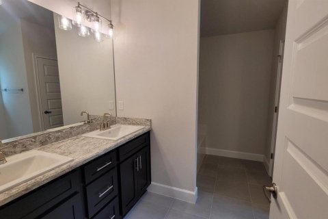 House in St. Lucie, Florida 4 bedrooms, 187.66 sq.m. № 2146207 - photo 11