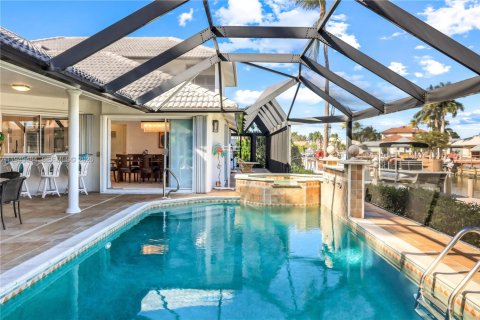 Villa ou maison à Marco Island, Floride 5 chambres № 2004977