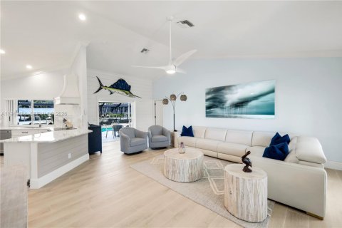 Villa ou maison à vendre à Marco Island, Floride: 5 chambres № 2004977 - photo 5