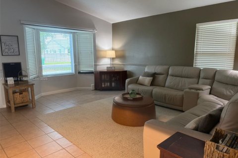 Villa ou maison à vendre à Davie, Floride: 3 chambres, 134.99 m2 № 1846262 - photo 11