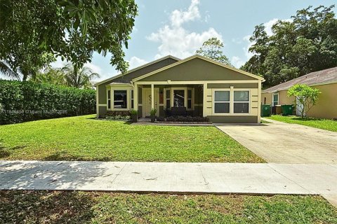 Villa ou maison à vendre à Davie, Floride: 3 chambres, 134.99 m2 № 1846262 - photo 2