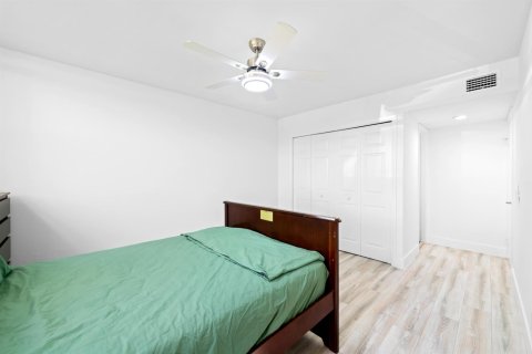 Condo in Weston, Florida, 2 bedrooms № 2186500 - photo 18