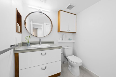 Condo in Weston, Florida, 2 bedrooms № 2186500 - photo 20