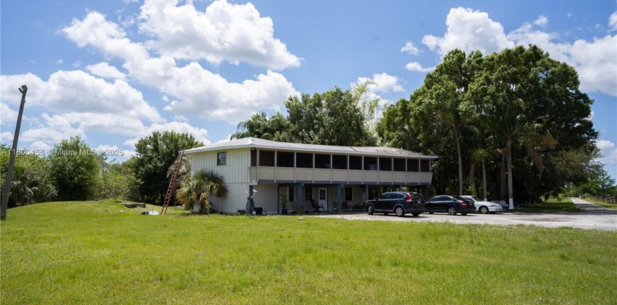 House in Okeechobee, Florida 3 bedrooms № 1864979