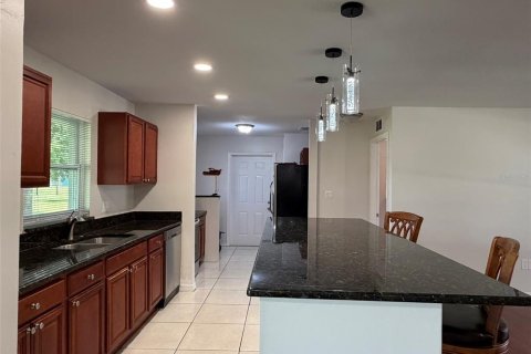 House in Punta Gorda, Florida 3 bedrooms, 124.77 sq.m. № 2229312 - photo 10