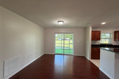 House in Punta Gorda, Florida 3 bedrooms, 124.77 sq.m. № 2229312 - photo 8