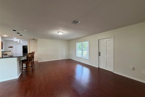 House in Punta Gorda, Florida 3 bedrooms, 124.77 sq.m. № 2229312 - photo 15