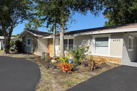 House in Punta Gorda, Florida 3 bedrooms, 124.77 sq.m. № 2229312 - photo 3