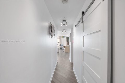 Снять в аренду кондоминиум в Майами, Флорида 2 спальни, 102.84м2, № 2017963 - фото 18