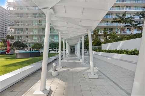 Снять в аренду кондоминиум в Майами, Флорида 2 спальни, 102.84м2, № 2017963 - фото 29
