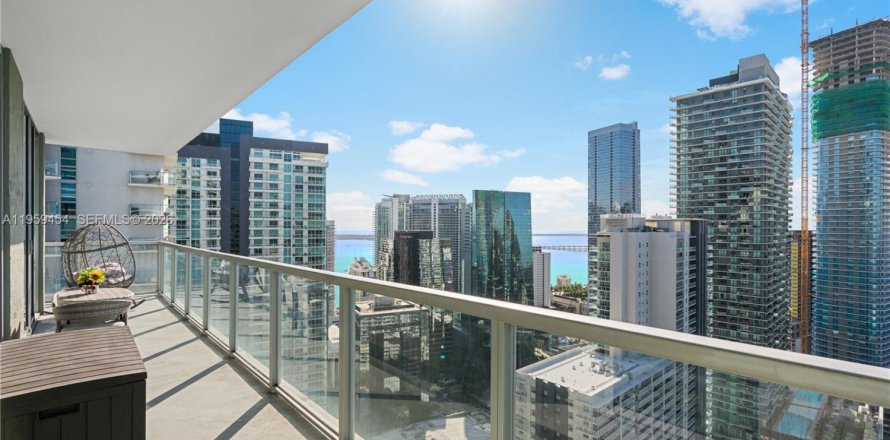 Кондоминиум с 2 спальнями в Майами, Флорида № 2017963