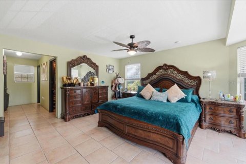 House in Polk City, Florida 3 bedrooms, 169.83 sq.m. № 2224383 - photo 14