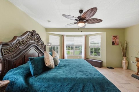 House in Polk City, Florida 3 bedrooms, 169.83 sq.m. № 2224383 - photo 13