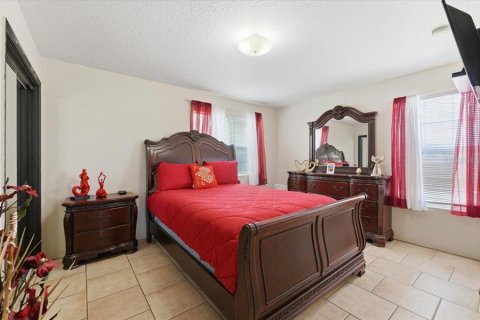 House in Polk City, Florida 3 bedrooms, 169.83 sq.m. № 2224383 - photo 16