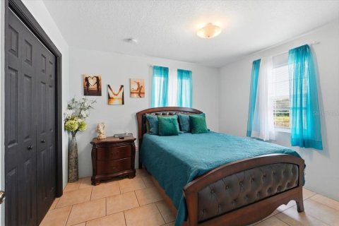 House in Polk City, Florida 3 bedrooms, 169.83 sq.m. № 2224383 - photo 17