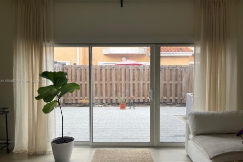 Copropriété à louer à Miami, Floride: 3 chambres, 140.75 m2 № 1955824 - photo 5