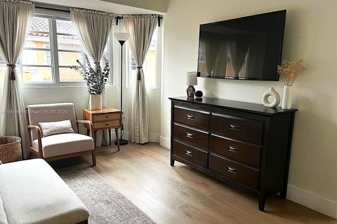 Copropriété à louer à Miami, Floride: 3 chambres, 140.75 m2 № 1955824 - photo 17