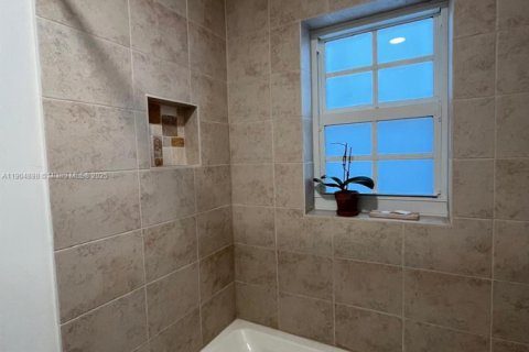 Copropriété à louer à Miami, Floride: 3 chambres, 140.75 m2 № 1955824 - photo 20