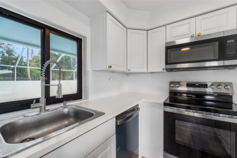 Villa ou maison à vendre à Cutler Bay, Floride: 5 chambres, 127.83 m2 № 1969739 - photo 8