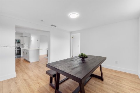 Villa ou maison à vendre à Cutler Bay, Floride: 5 chambres, 127.83 m2 № 1969739 - photo 11