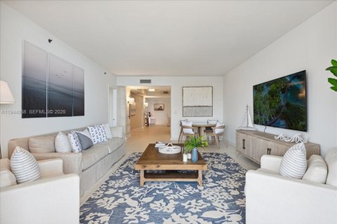 Condo in Key Biscayne, Florida, 3 bedrooms  № 2001474 - photo 4