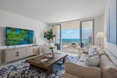 Condo in Key Biscayne, Florida, 3 bedrooms  № 2001474 - photo 3