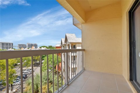 Снять в аренду кондоминиум в Дорал, Флорида 1 спальня, 65.96м2, № 2005531 - фото 2