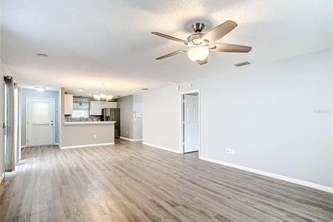 Casa en venta en The Villages, Florida, 1 dormitorio, 88.54 m2 № 1798112 - foto 8