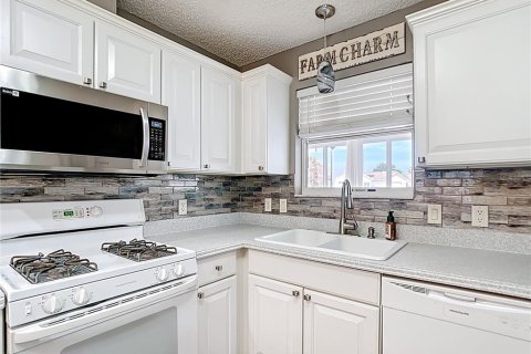 Casa en venta en The Villages, Florida, 1 dormitorio, 88.54 m2 № 1798112 - foto 12