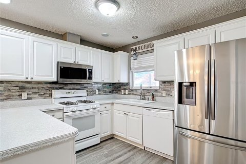 Casa en venta en The Villages, Florida, 1 dormitorio, 88.54 m2 № 1798112 - foto 2