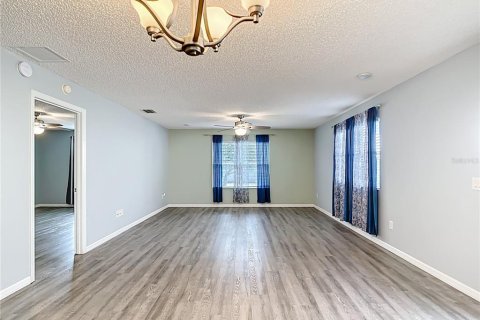 Casa en venta en The Villages, Florida, 1 dormitorio, 88.54 m2 № 1798112 - foto 5