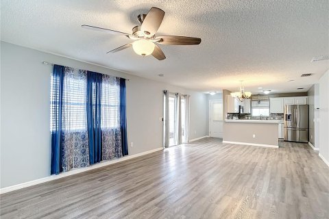 Casa en venta en The Villages, Florida, 1 dormitorio, 88.54 m2 № 1798112 - foto 10