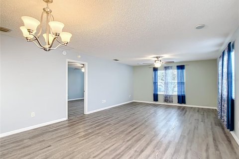 Casa en venta en The Villages, Florida, 1 dormitorio, 88.54 m2 № 1798112 - foto 6