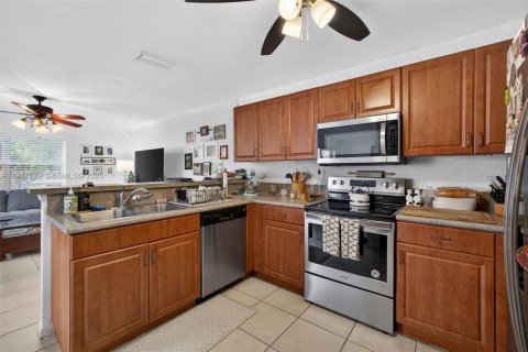 Casa en venta en West Palm Beach, Florida, 3 dormitorios, 155.24 m2 № 2003407 - foto 13