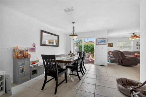 Casa en venta en West Palm Beach, Florida, 3 dormitorios, 155.24 m2 № 2003407 - foto 6