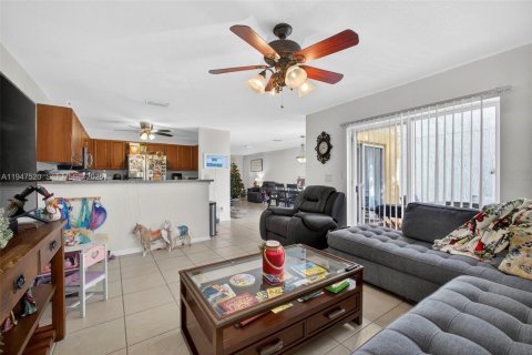 Casa en venta en West Palm Beach, Florida, 3 dormitorios, 155.24 m2 № 2003407 - foto 9