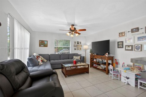 Casa en venta en West Palm Beach, Florida, 3 dormitorios, 155.24 m2 № 2003407 - foto 8