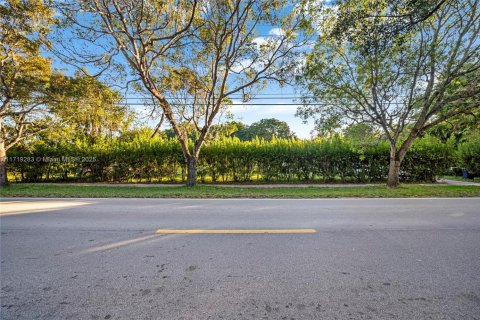 Terreno en venta en Pinecrest, Florida № 1594480 - foto 7