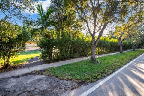 Terreno en venta en Pinecrest, Florida № 1594480 - foto 6