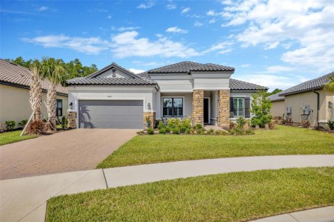 House in Wesley Chapel, Florida 3 bedrooms, 213.3 sq.m. № 1680235 - photo 1