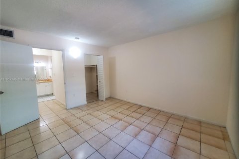 Condominio en alquiler en Miami, Florida, 1 dormitorio, 65.03 m2 № 2016890 - foto 11
