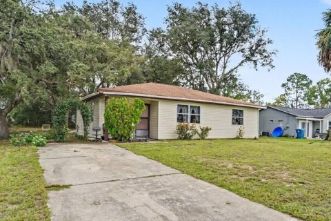 Villa ou maison à Spring Hill, Floride 3 chambres, 105.91 m2 № 2297189