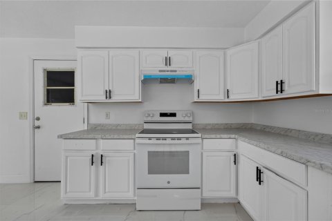 Купить виллу или дом в Коко, Флорида 5 комнат, 151.34м2, № 2416492 - фото 22