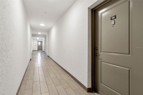 Condo in Orlando, Florida, 3 bedrooms № 2220837 - photo 6