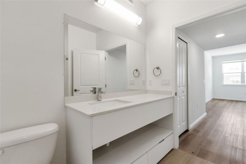 Condo in Orlando, Florida, 3 bedrooms № 2220837 - photo 12