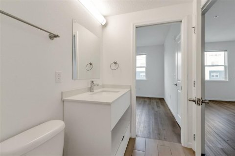 Condo in Orlando, Florida, 3 bedrooms № 2220837 - photo 11